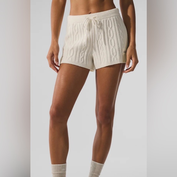 ALO Yoga Cream Cable Knit Lounge Shorts